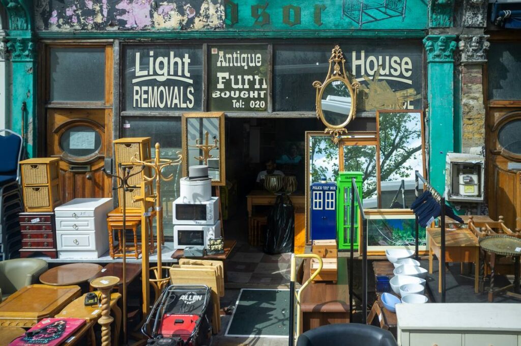 I Have Antiques to Sell: What Most Sellers Get Wrong (And How to Actually Profit)
