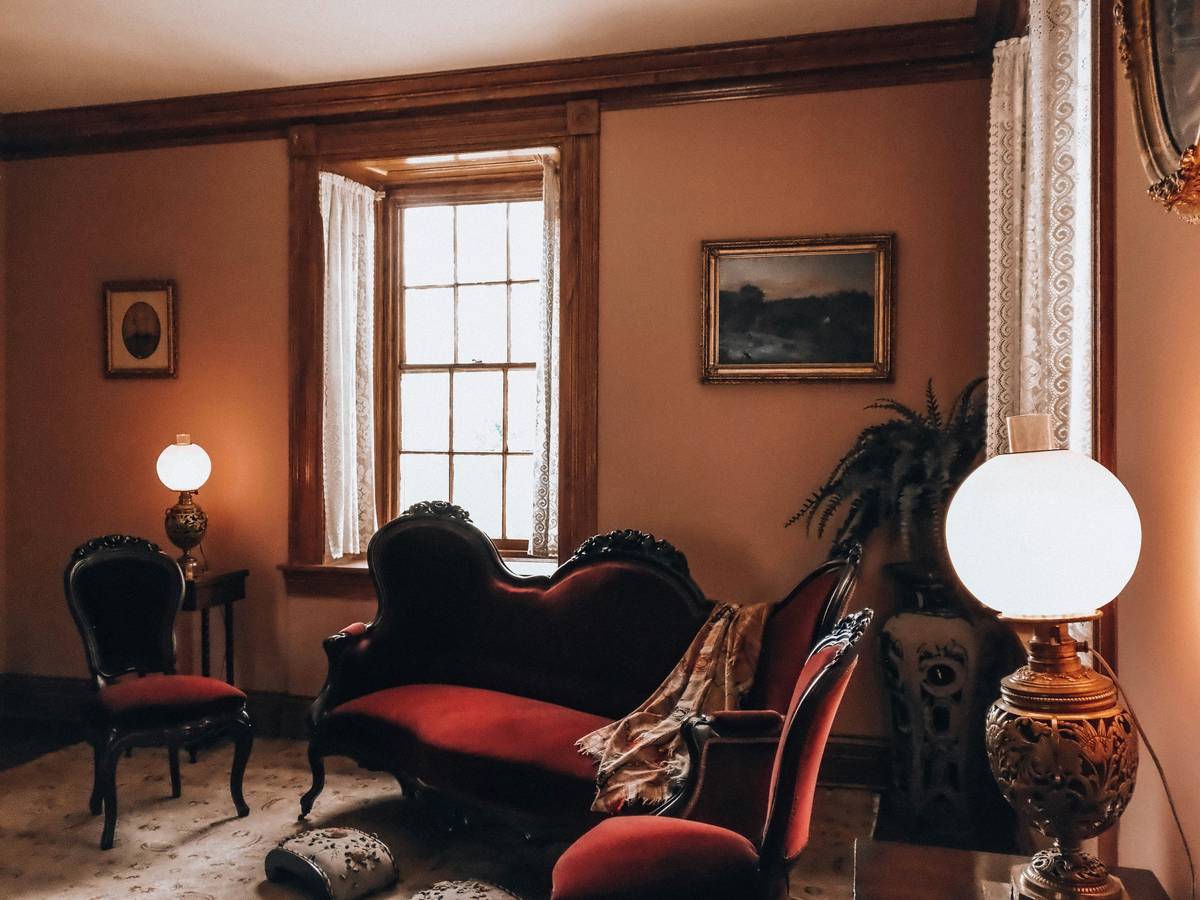 antique appraisal documents and magnifying glass i have antiques to sell