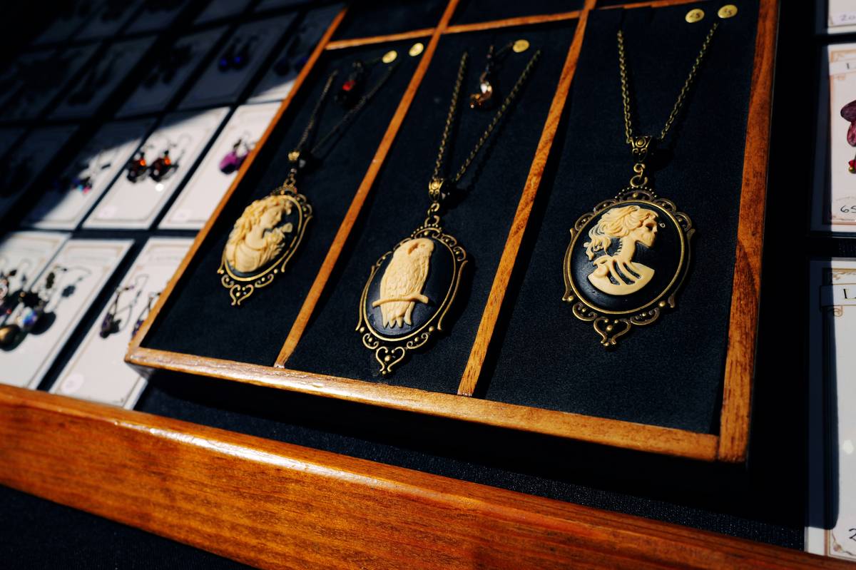 Estate and Vintage Jewelry: 7 Proven Tips to Avoid Costly Mistakes
